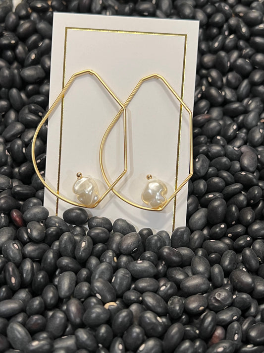 Eleanor pearl hoops